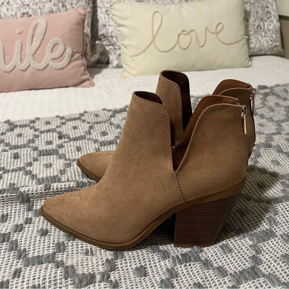Pink Lily Booties size 10